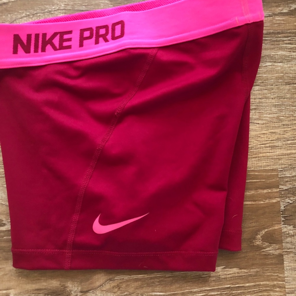 Nike Pro